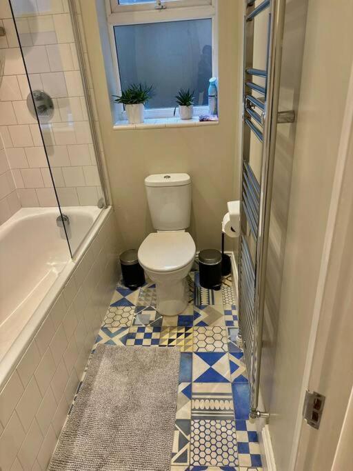 Lovely 2 Bedroom Ground Floor Flat With Garden. London Ngoại thất bức ảnh