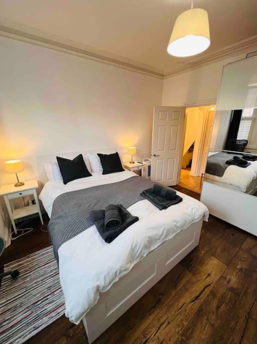Lovely 2 Bedroom Ground Floor Flat With Garden. London Ngoại thất bức ảnh