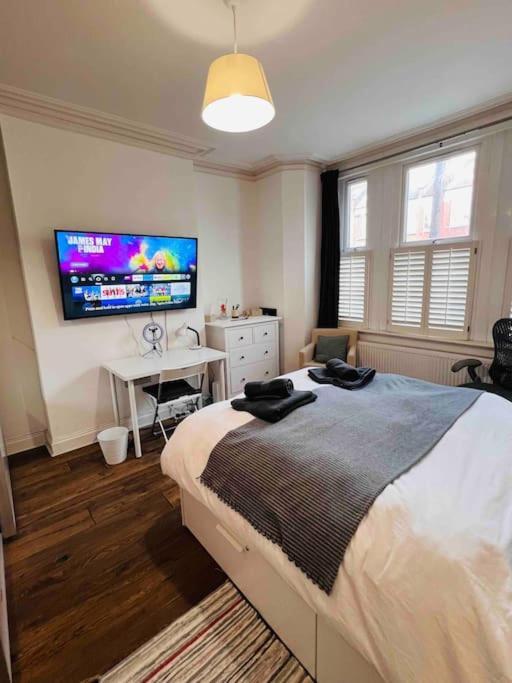 Lovely 2 Bedroom Ground Floor Flat With Garden. London Ngoại thất bức ảnh