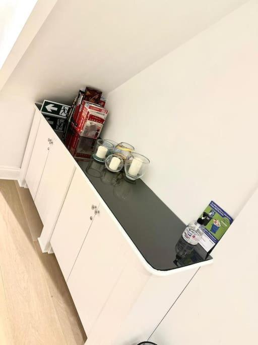 Lovely 2 Bedroom Ground Floor Flat With Garden. London Ngoại thất bức ảnh