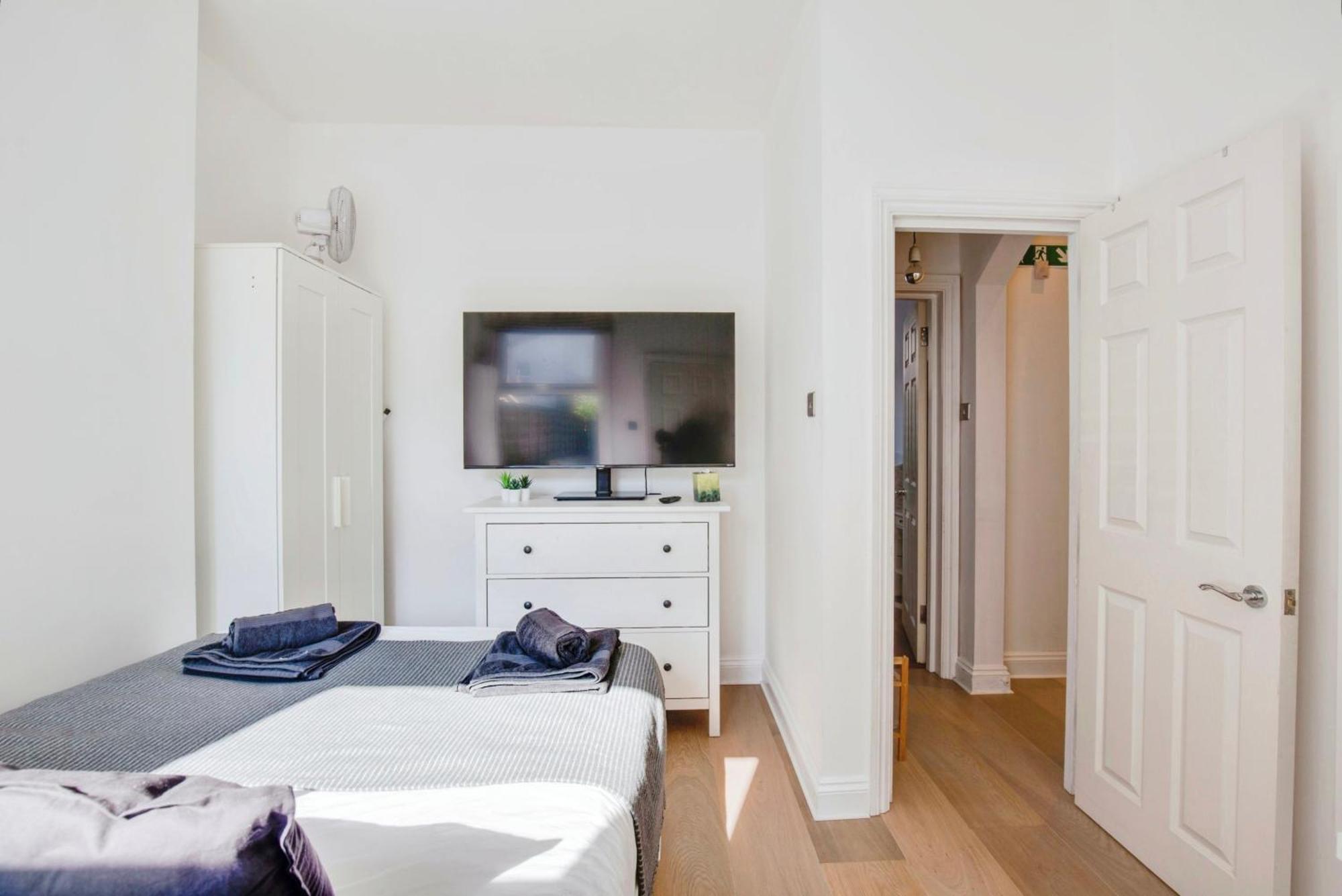 Lovely 2 Bedroom Ground Floor Flat With Garden. London Ngoại thất bức ảnh